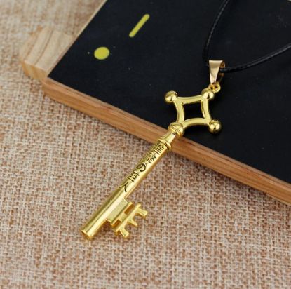 Slika Attack on Titan key necklace